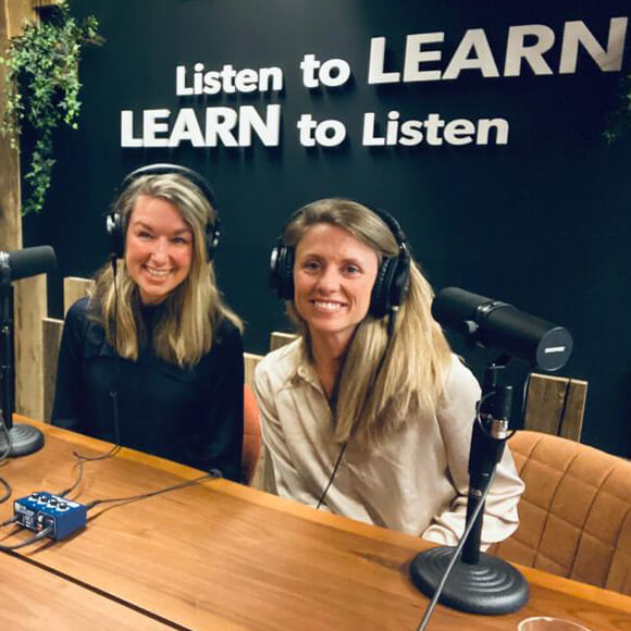 Stichting Oud Geleerd Jong Gedaan te gast als spreker in de podcaststudio van SkillsTown